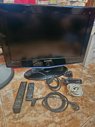 Samsung TV 28 (No Smart TV)