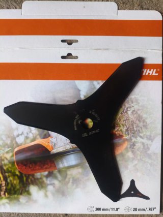 Disco  y protector desbrozadora Stihl 300 mm / 11.
