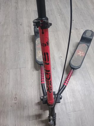 Patinete Slider Rojo y Negro