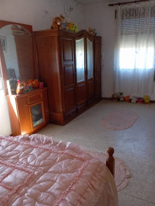 Vendo casa , con agua , luz.