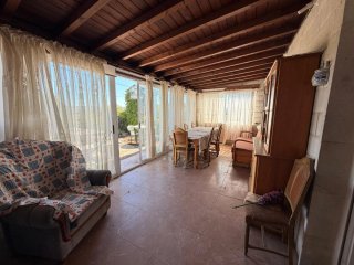 Vendo casa , con agua , luz.