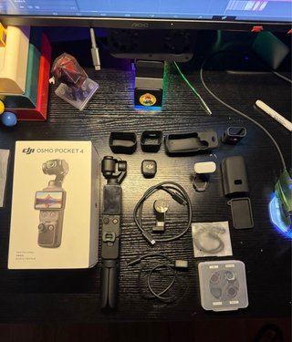 DJI Osmo Pocket 4 Creator Combo + Micro