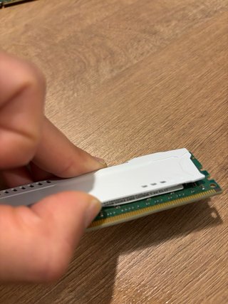 Ram Crucial disipador Hyperx16GB 2400 CL17