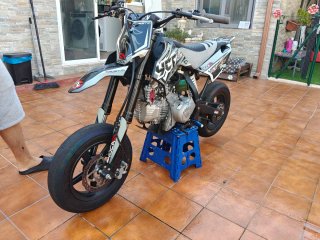 Pit Bike YCF 190 voca  Precio Nueva 3200€+ ruedas