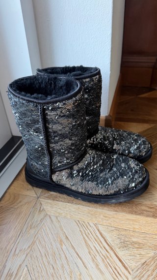 Stivali UGG Tg. 38 - ottime condizioni