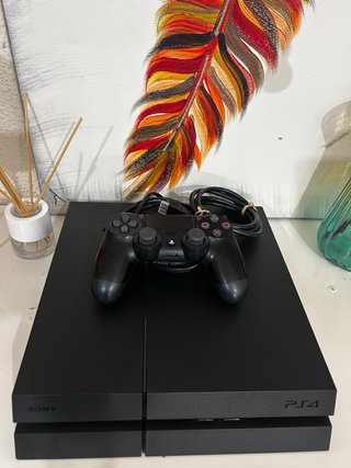 PS4 500GB Negra + Mando + Cable HDMI