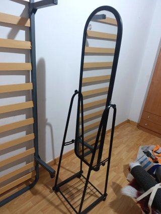 Espejo de pie con ruedas