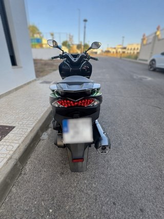 Kawasaki J300 ABS Maxi Scooter