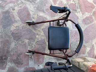 Andador 4 ruedas con asiento y respaldo