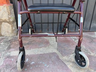 Andador 4 ruedas con asiento y respaldo