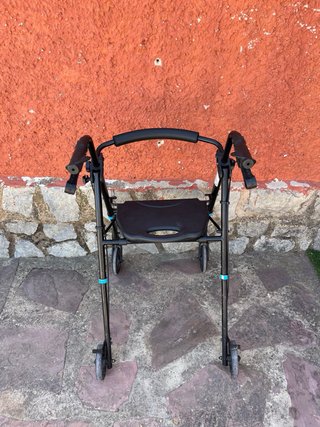 Andador Elite 4 ruedas con asiento