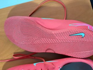 Zapatillas Nike Fútbol Rojas y Turquesa
