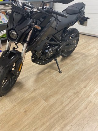 Moto Voge 125R Negra