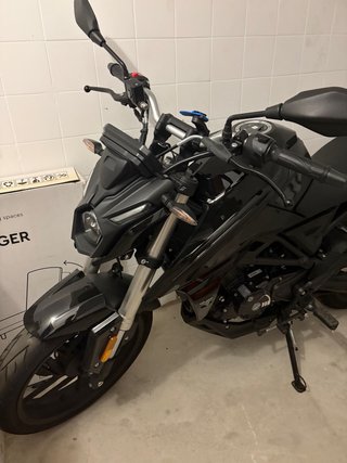 Moto Voge 125R Negra