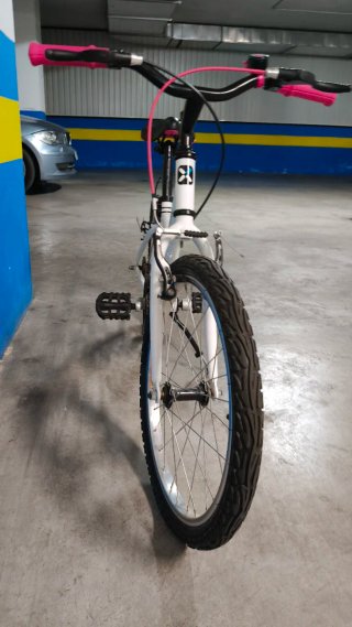 Bicicleta infantil B'TWIN blanca