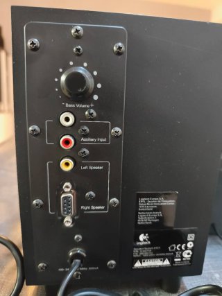 Altavoces Logitech Negros