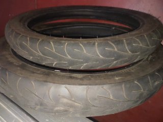 Neumáticos Moto 3.00-18 y 2.75-17
