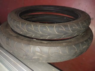 Neumáticos Moto 3.00-18 y 2.75-17
