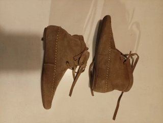 Botas de pele tipo Índio castanhas
