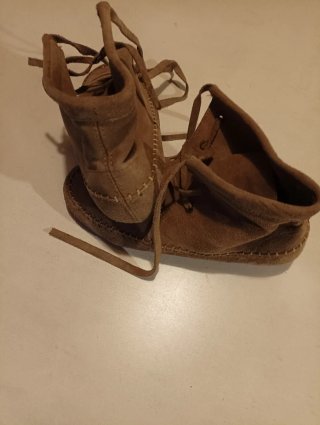 Botas de pele tipo Índio castanhas