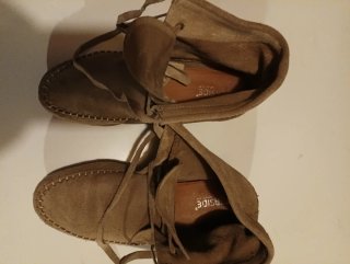Botas de pele tipo Índio castanhas