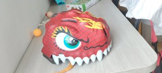 Casco infantil diseño dragón