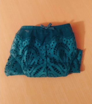 Braguita encaje talla M sin estrenar.