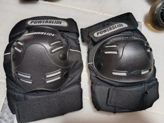Patines en línea talla 44 + protecciones + bolsa