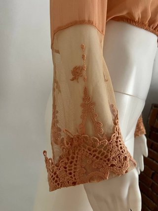 Blusa naranja manga larga encaje talla S