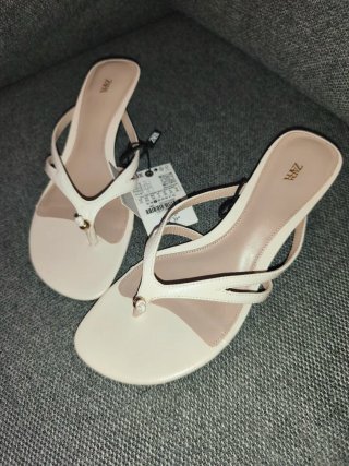 Sandalias kitten piel Zara T.37 nuevas