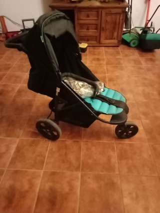 Silla de paseo negra y turquesa