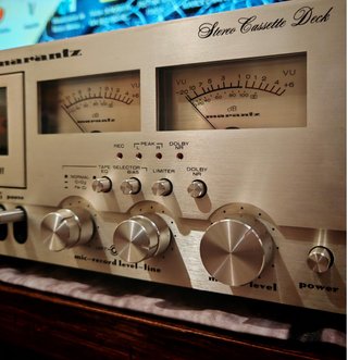 Amplific. Marantz PM7000N + pletina Marantz 5025