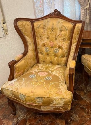 Conjunto Isabelino: Sofá y Sillones