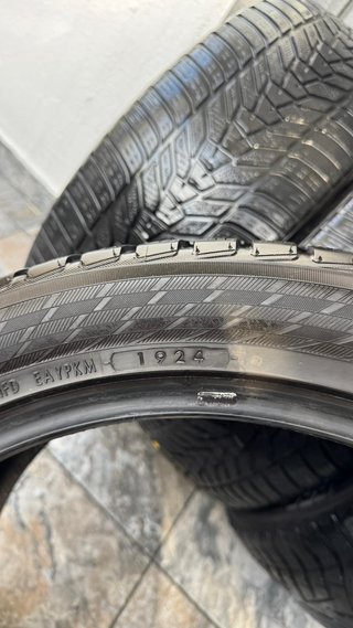 Neumáticos 275/40 R20 106V + 245/45 R20 103V