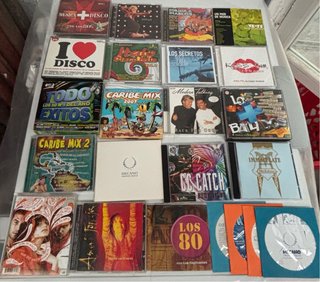 Radio caset CD Schneider y CDs de música