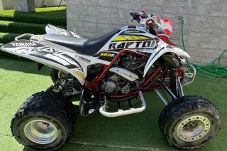 Quad Yamaha Raptor Blanco y Rojo