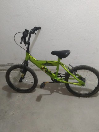 Bicicleta infantil verde