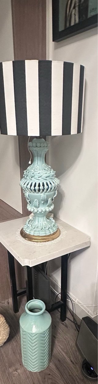 Jarrón de cerámica azul teal