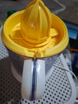 Exprimidor Eléctrico Limón/Naranja