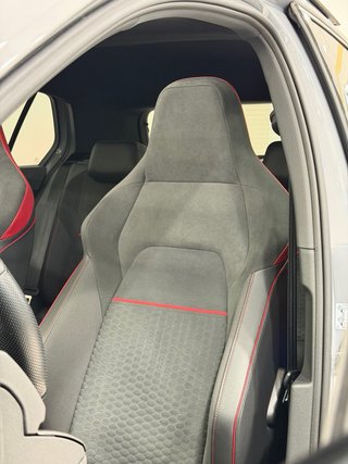 VOLKSWAGEN GOLF CLUBSPORT 300CV DSG7 2022