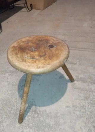 Taburete olivo madera 3 patas