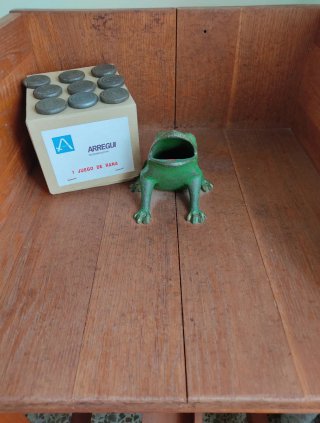 Juego de Rana antiguo de madera