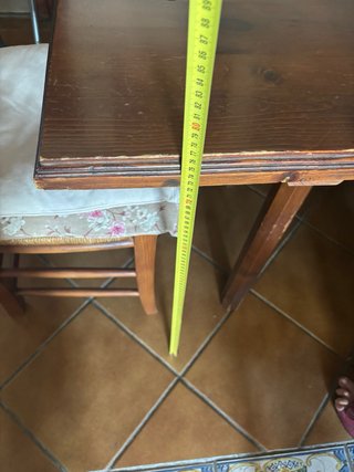 Mesa de madera y 6 sillas