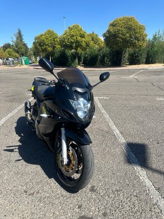Suzuki GSX 650F Negra