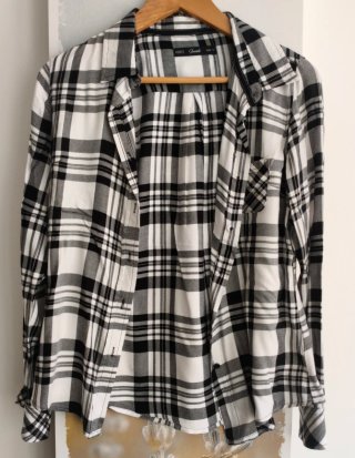 Camisa cuadros chica blanco y negro  inside