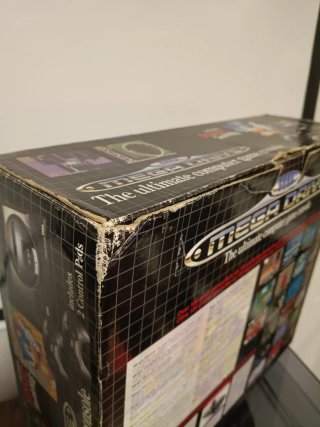 Console Sega Mega Drive originale con scatola e Sonic