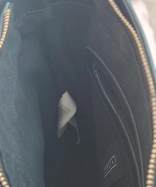 Bolso negro Misako con detalle serpiente