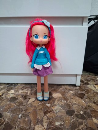 Muñeca Pinypon con pelo rosa