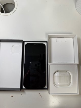 iPhone 12 Pro Nero + AirPods 3