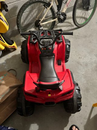 Mini Quad Infantil Rojo y Negro de vateria